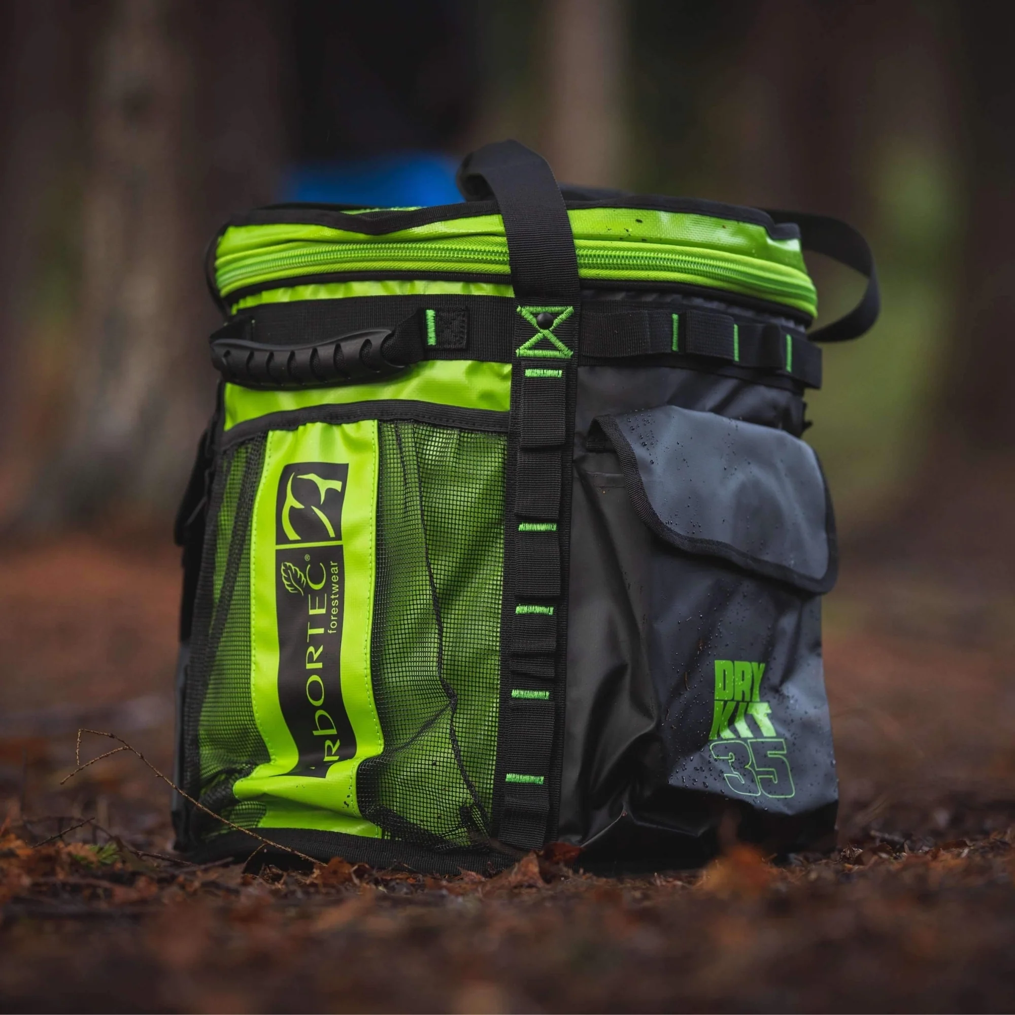 AT105 Cobra DryKit Rope Bag 35L  Lime And Black - Image 3