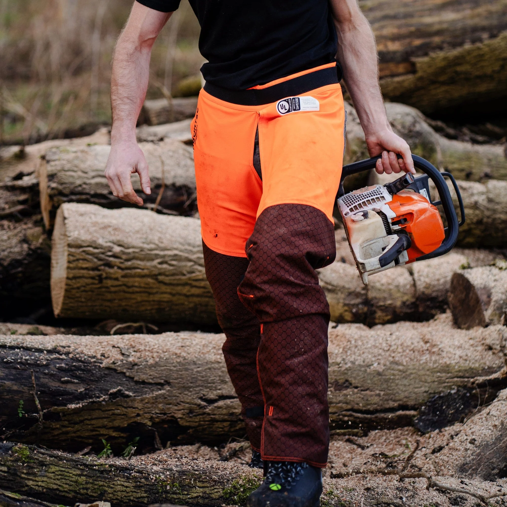 AT4009(US) Arbortec Chainsaw Chaps Front Protection - Orange - Image 11