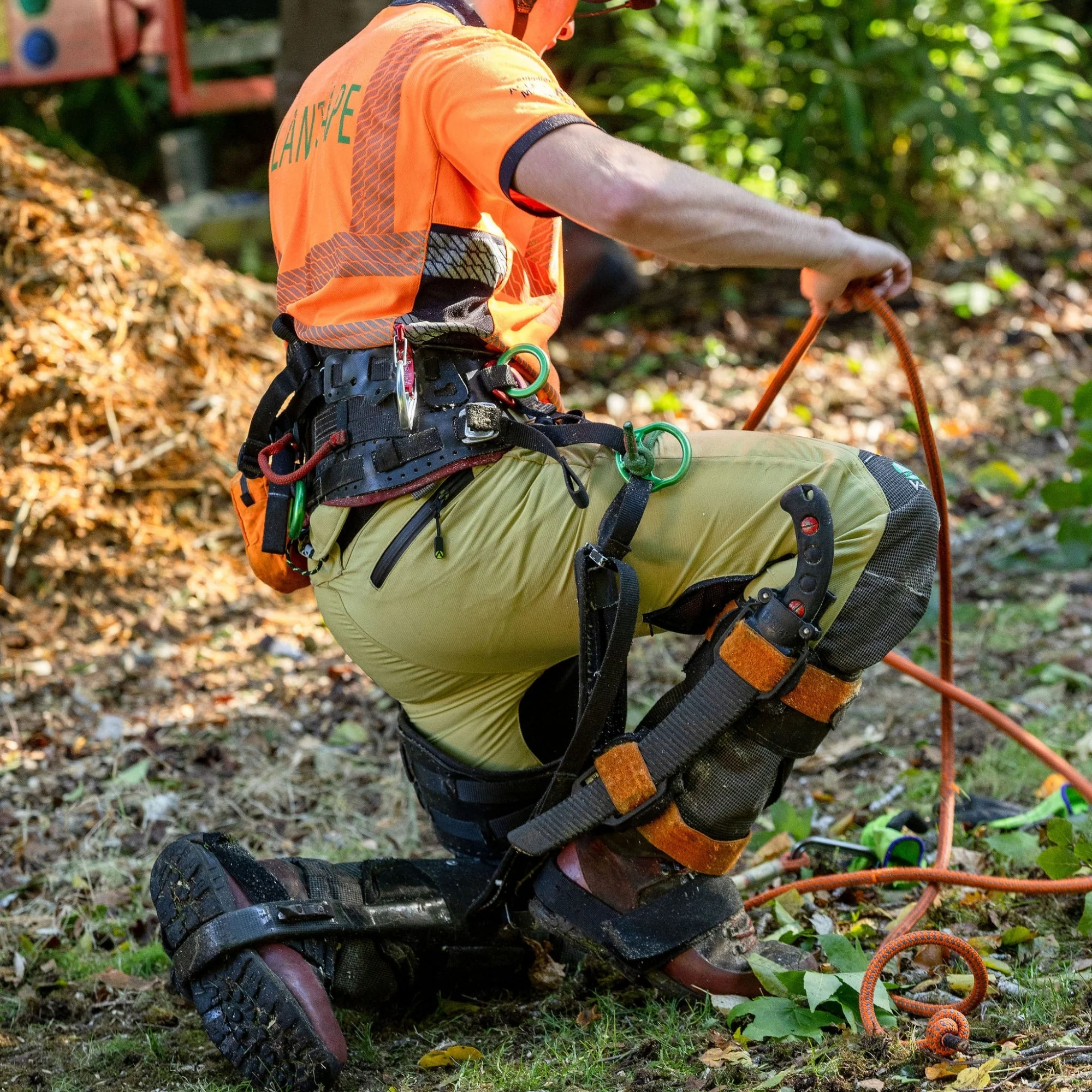 AT4060 Breatheflex Pro Chainsaw Trousers Design A Class 1 - Beige - Image 11