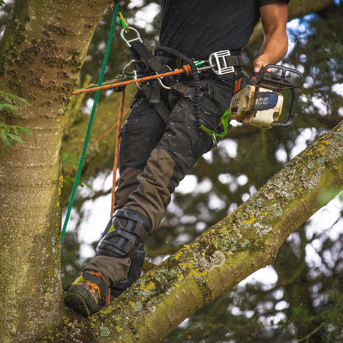 AT4060(US) Breatheflex Pro Chainsaw Pants UL Rated - Black - Image 11