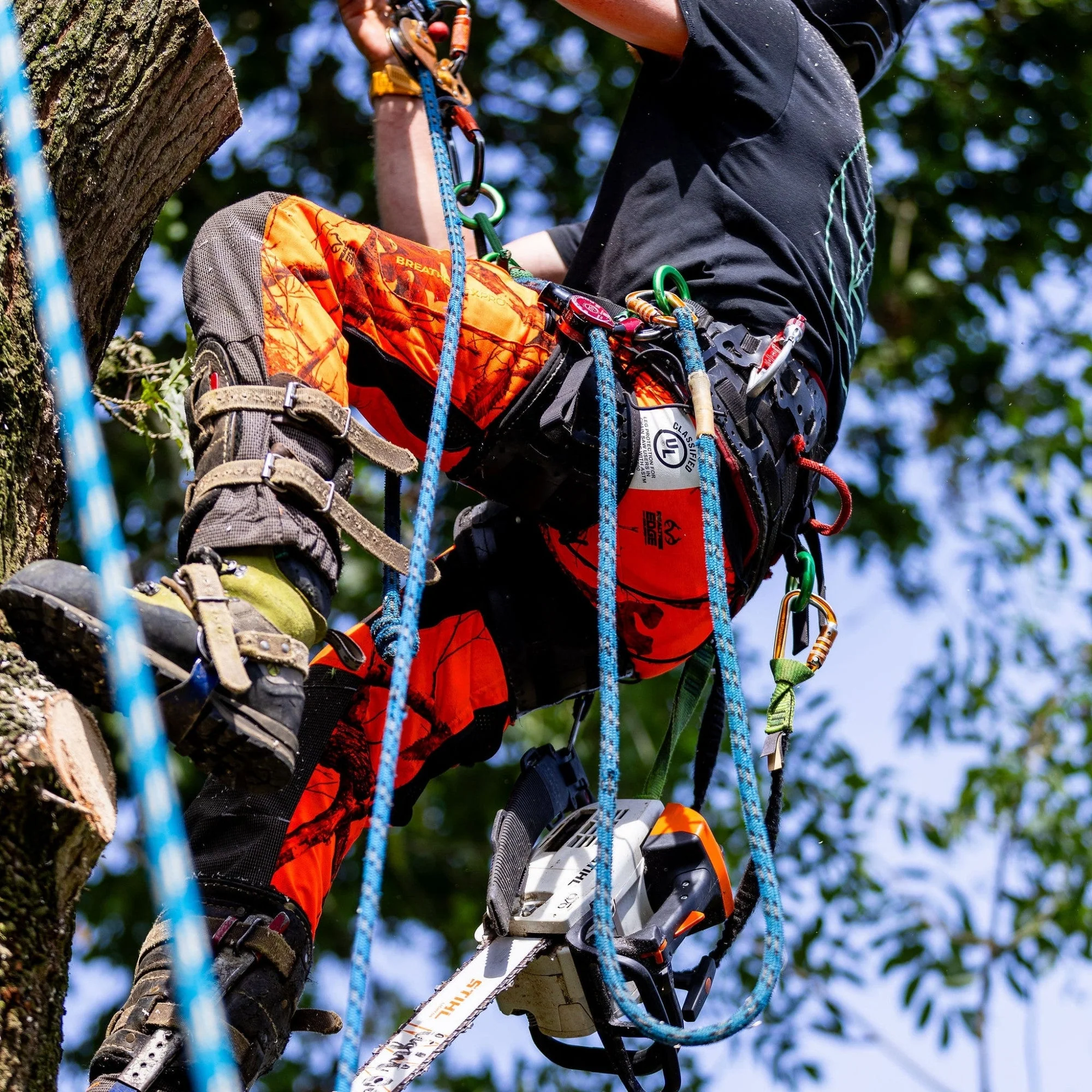 AT4060(US)- Breatheflex Pro Realtree Chainsaw Pants UL Rated - Orange - Image 11