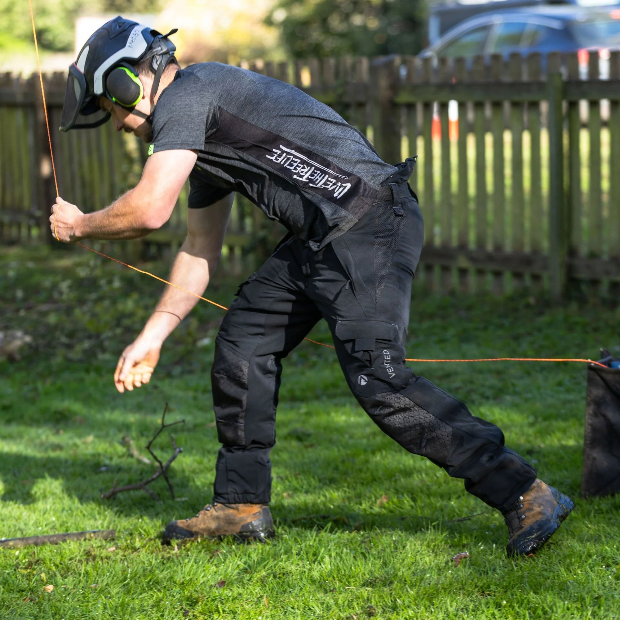 AT4062(EU) Arbortec Vented Chainsaw Trousers Design A Class 1 - Black - Image 15