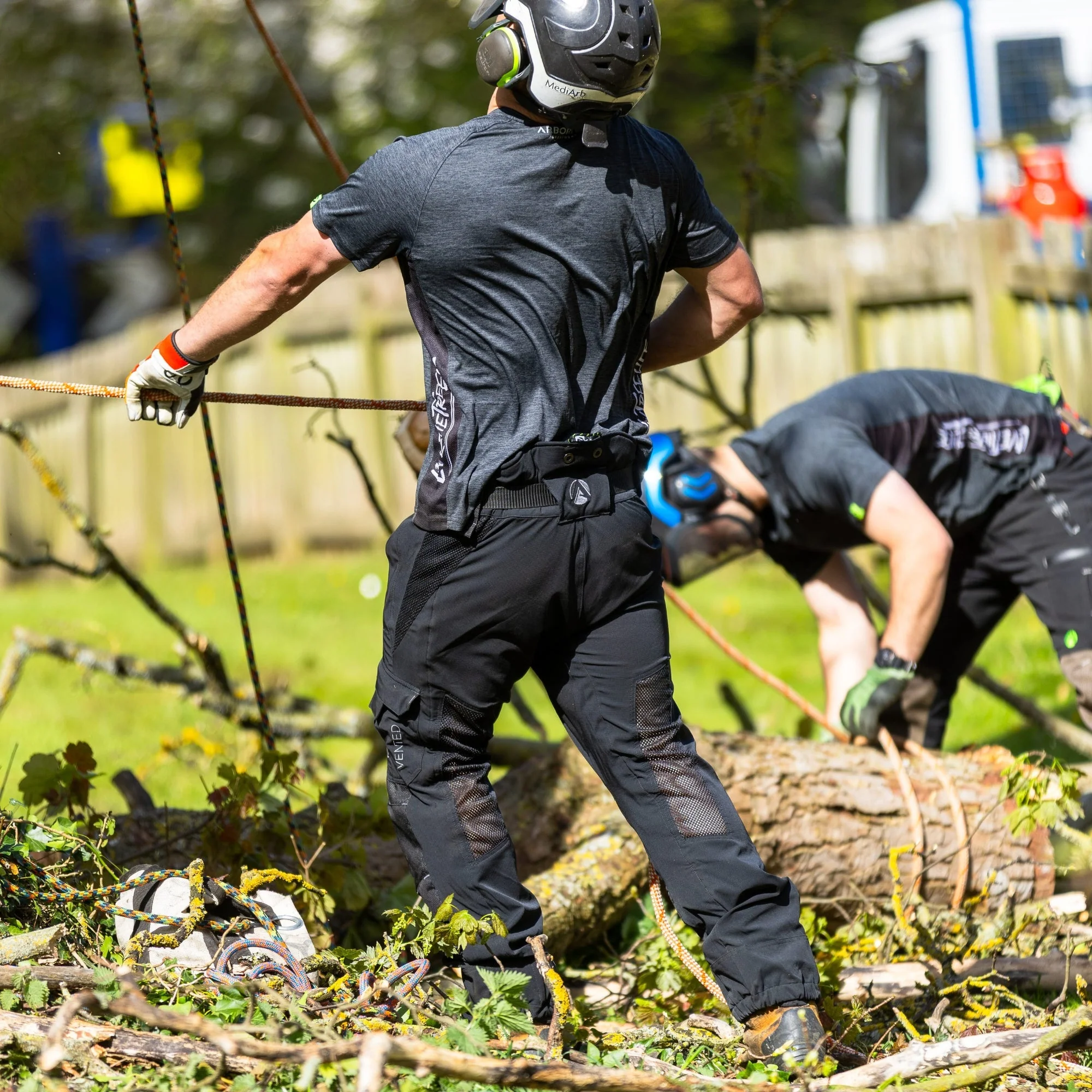 AT4062(EU) Arbortec Vented Chainsaw Trousers Design A Class 1 - Black - Image 17