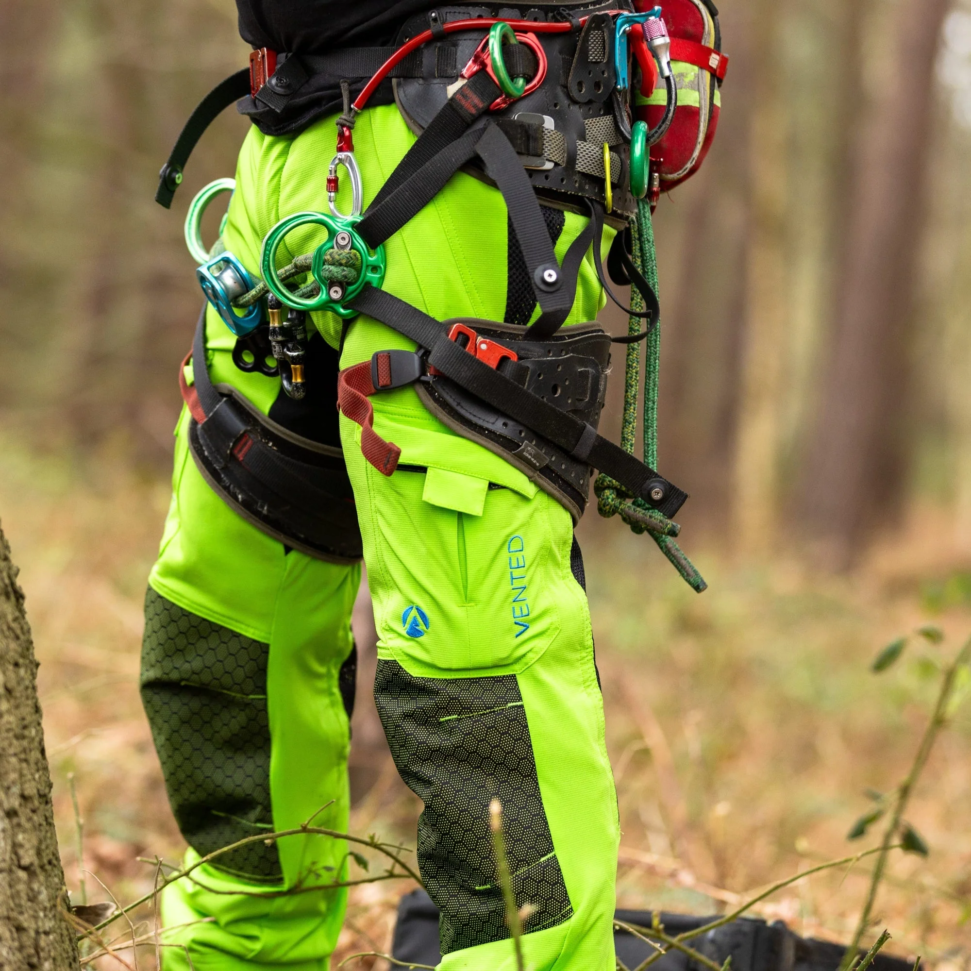 AT4062(EU) Arbortec Vented Chainsaw Trousers Design A Class 1 - Lime - Image 15