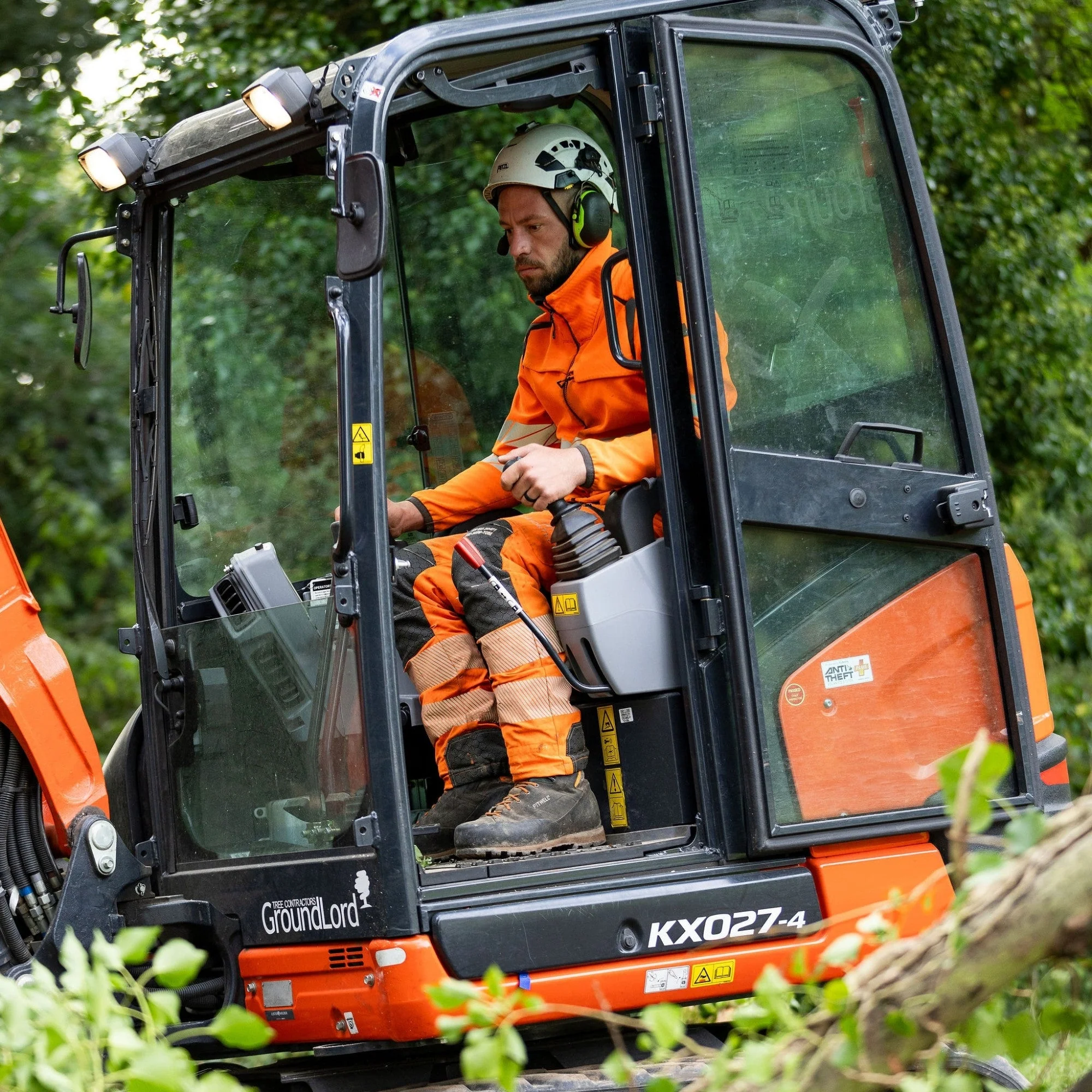 ATHV4070 Breatheflex Pro Chainsaw Trousers Design C Class 1 - Hi-Vis Orange - Image 11
