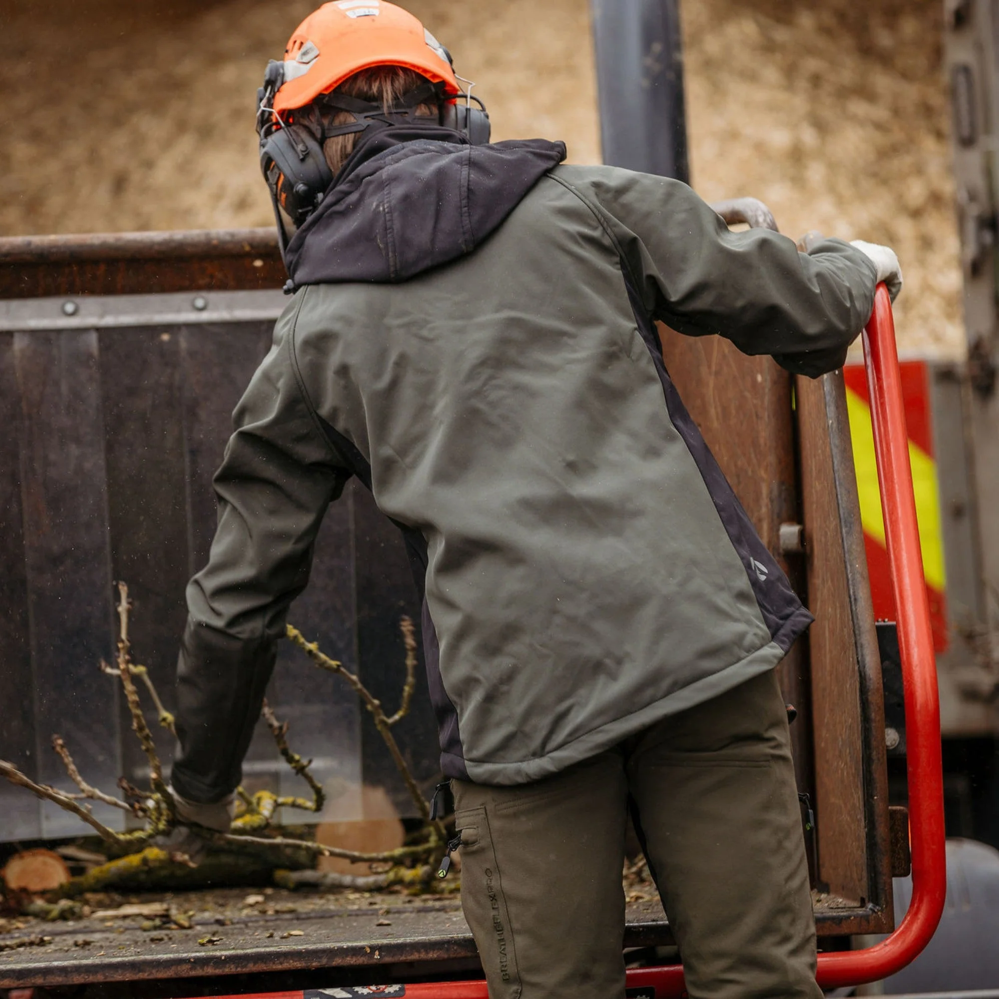 Caiman BreatheDry Softshell Olive - Image 12