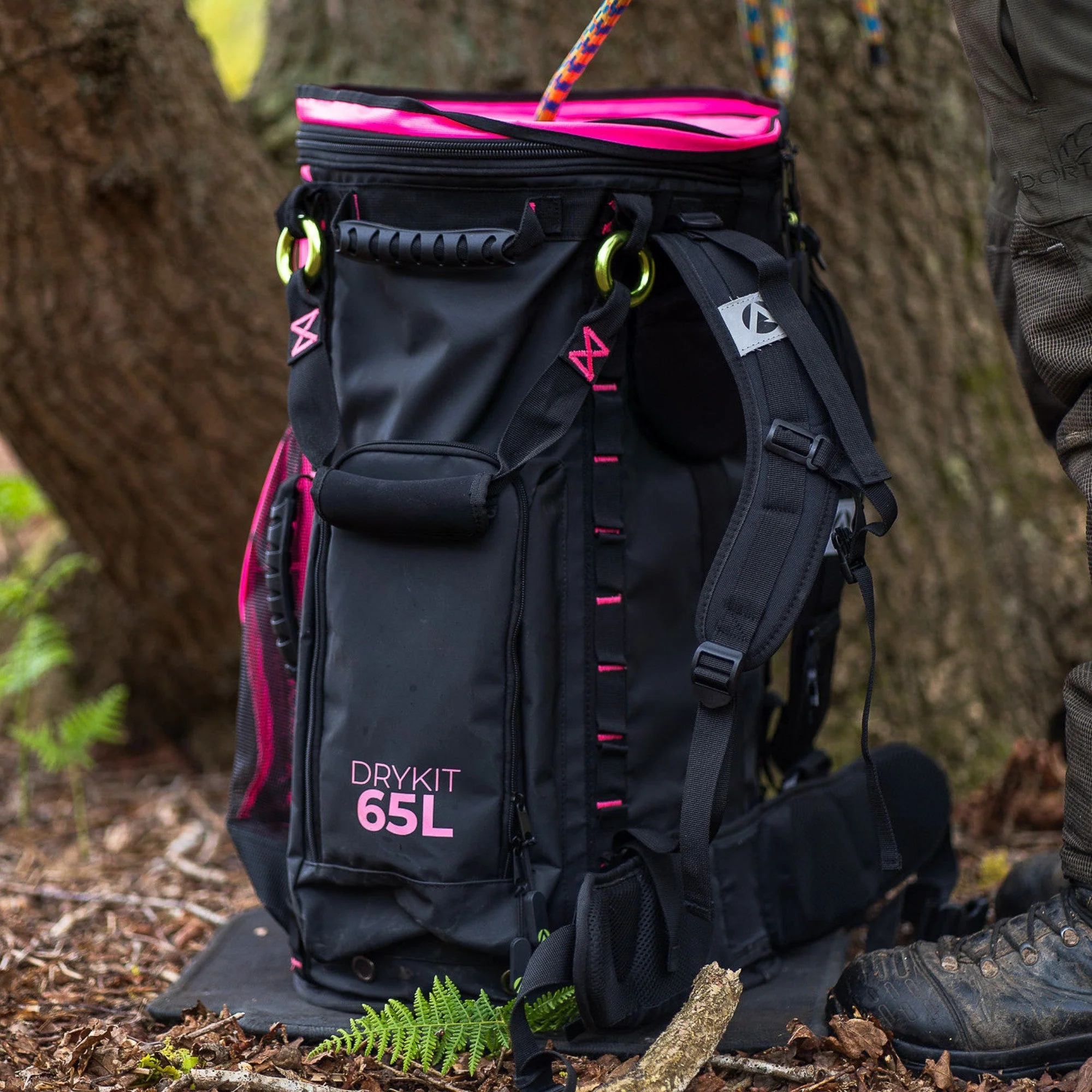 AT107-65 Cobra DryKit Rope Bag Pink - 65 Litre - Image 3