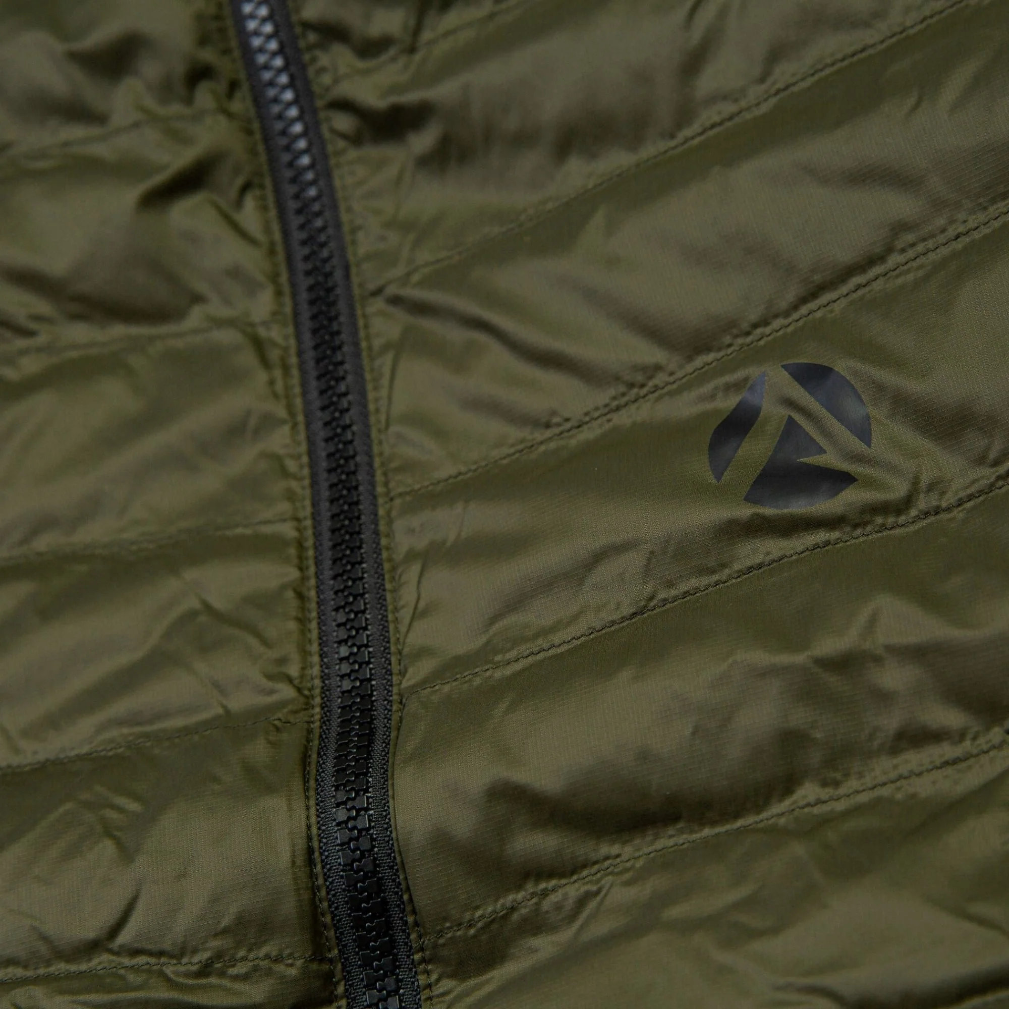 AT4600 - Reversible Puffer Jacket - Black/Olive - Image 11