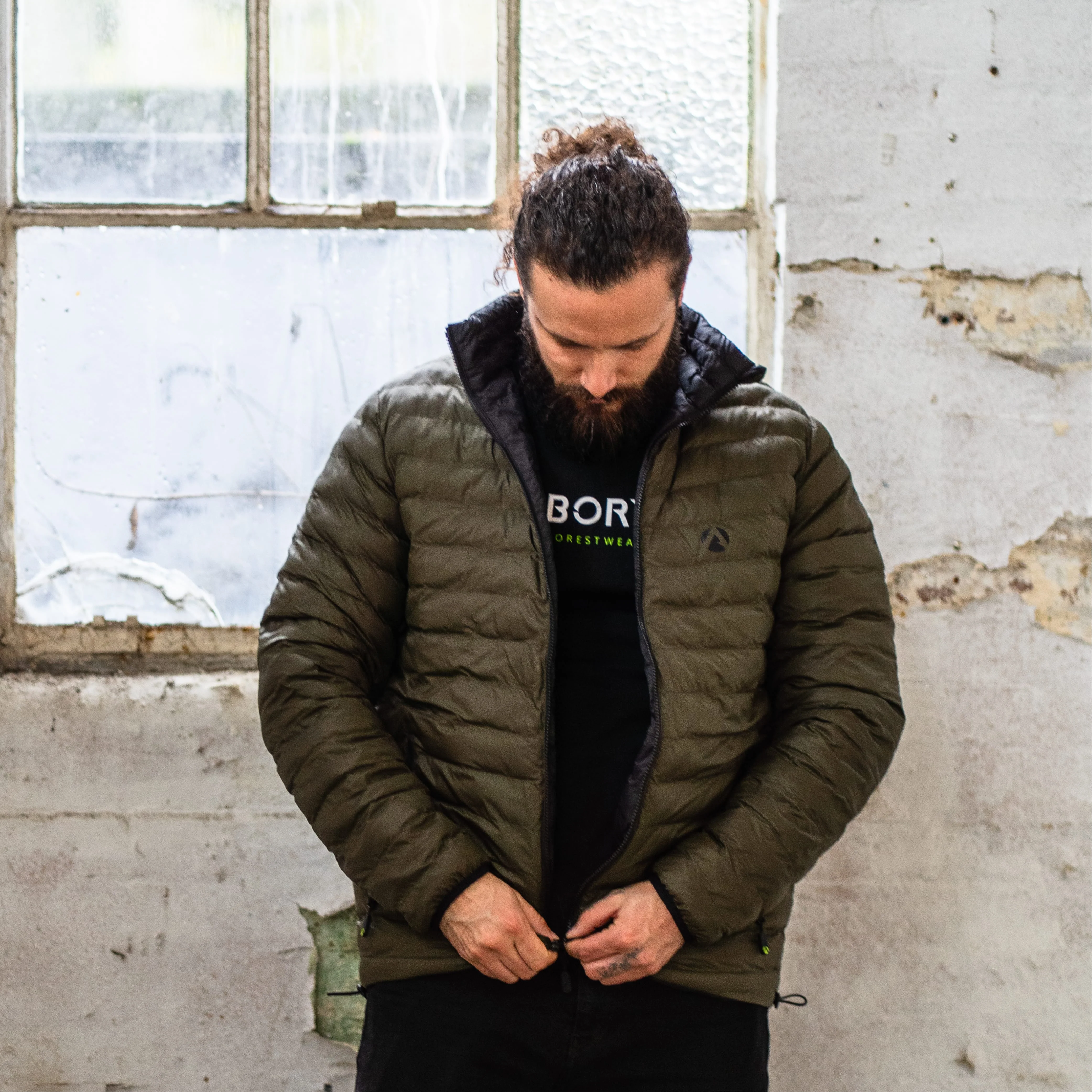 AT4600 - Reversible Puffer Jacket - Black/Olive - Image 15