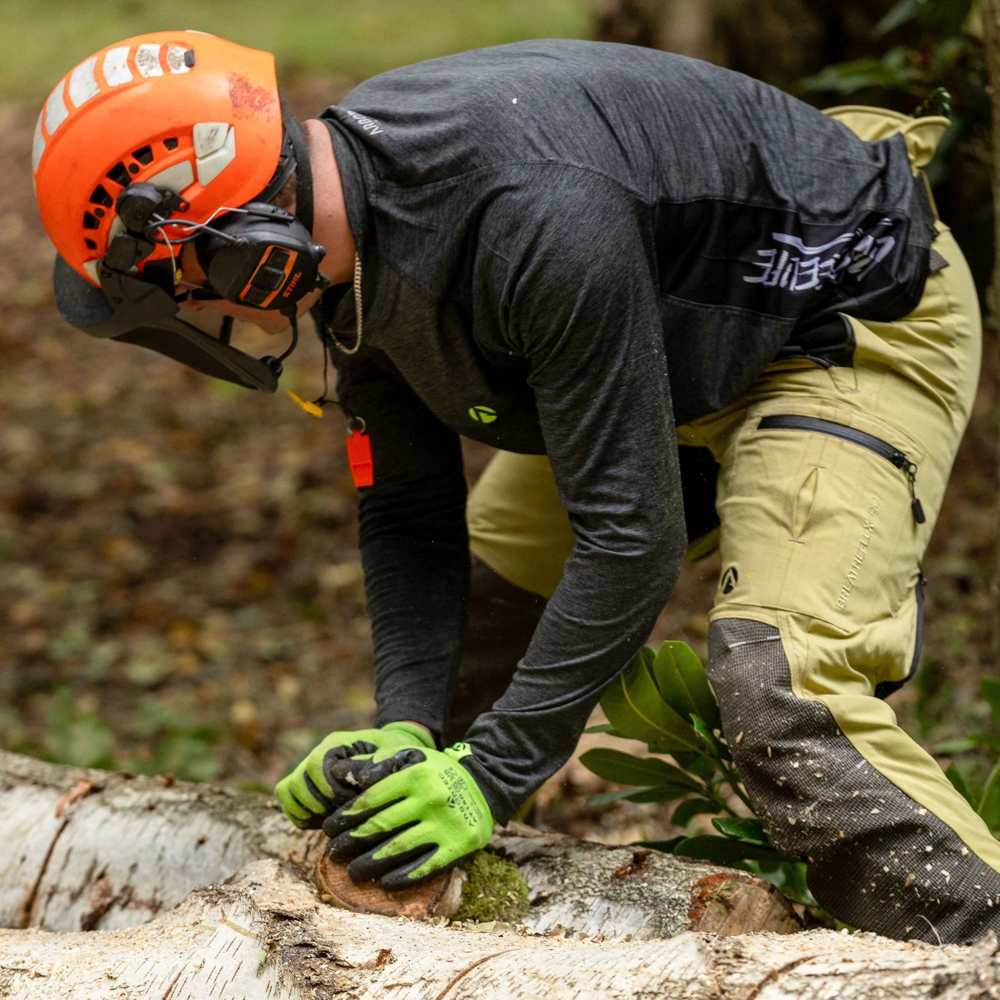 AT150 Microfoam Nitrile Grip Climbing Glove - Image 3